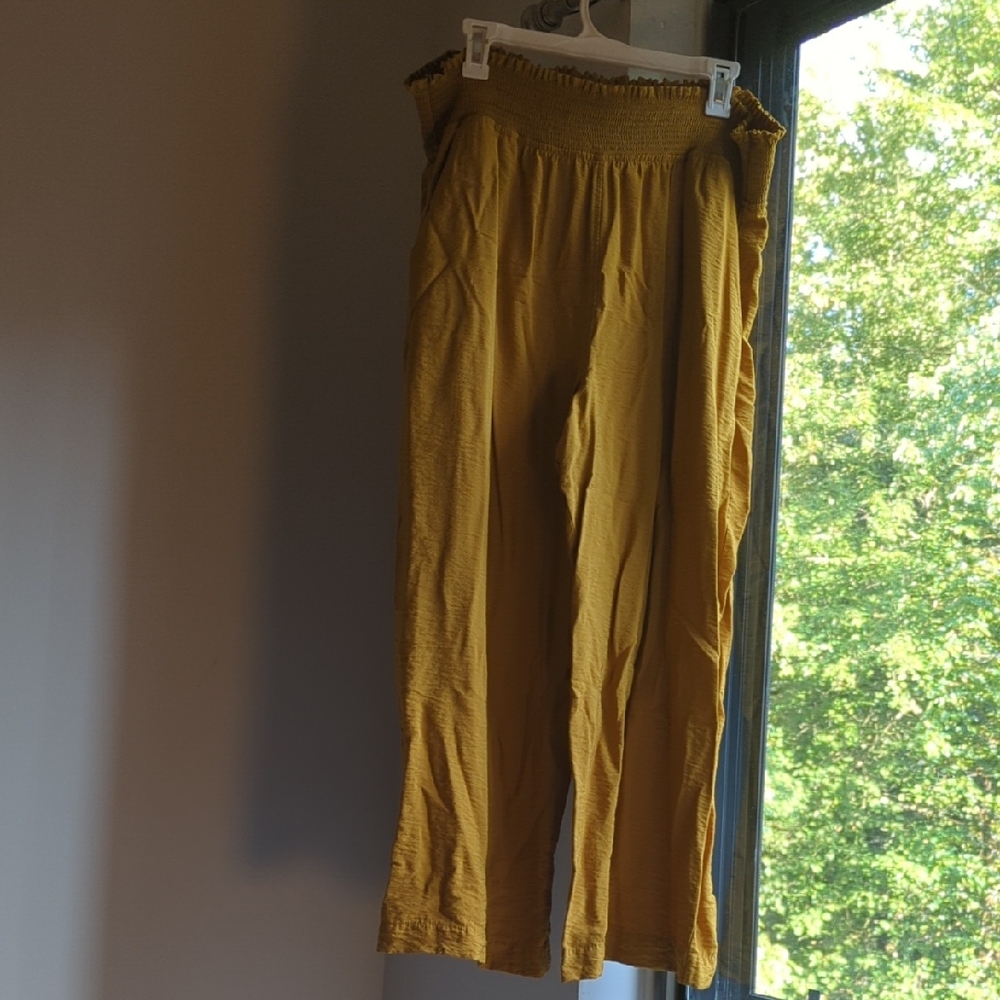 Simply Vera Vera Wang Mustard Smocked Detail Garment